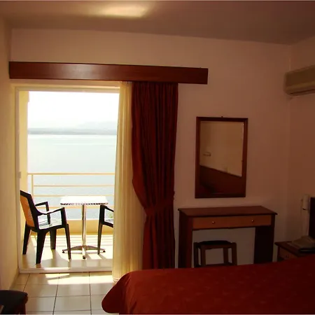 Pappas ホテル ルートラキ