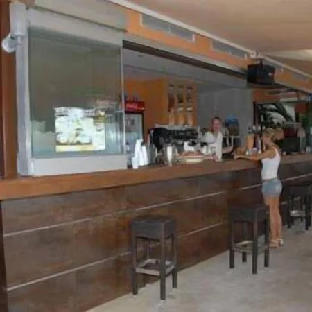 ホテル Pappas ルートラキ